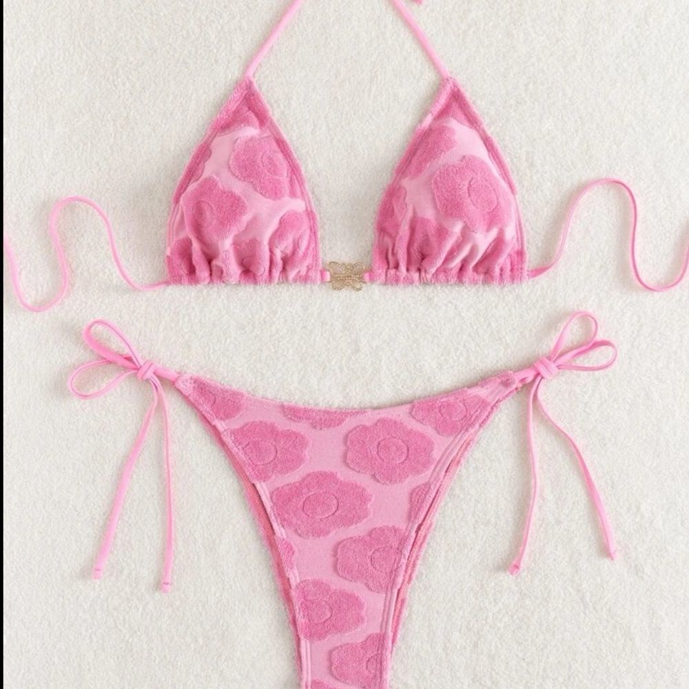 Bikini - Picture 6 of 9